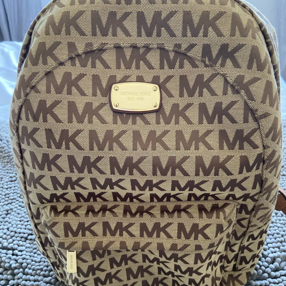 Michaels Kors LG backpack